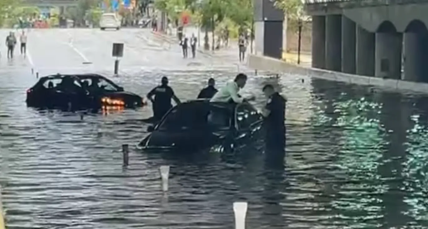 TORONTO SOTTO LA TEMPESTA: ALLAGAMENTI, BLACKOUT E STRADE CHIUSE