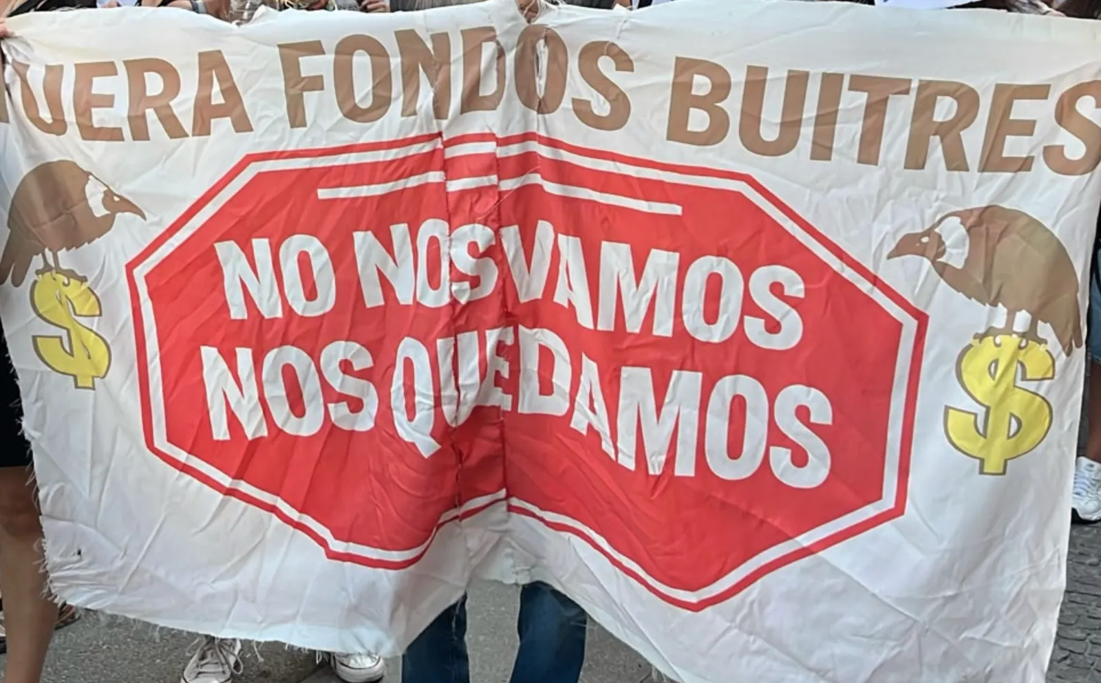 SPAGNA: PROTESTA CONTRO GLI SFRATTI, MANIFESTANTI ACCAMPATI A PUERTA DEL SOL